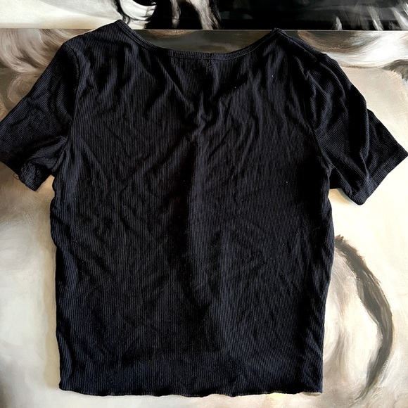 sws Essentials Black Short Sleeve Crop Top - Picture 3 of 3